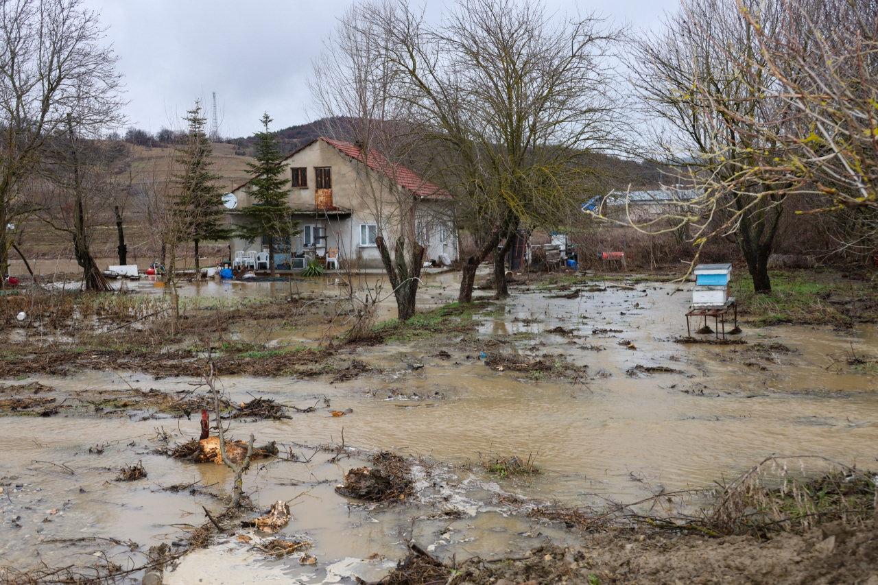 Bilecik'de dere taştı: Tarım arazileri ve evleri su bastı