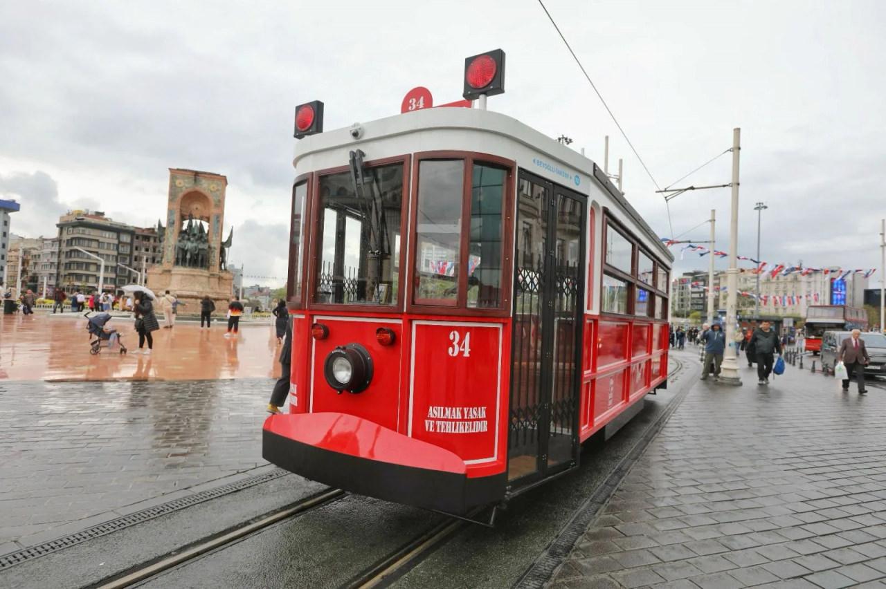 İstiklal Caddesi'nde yeni dönem! Artık bataryalı tramvaylar hizmet verecek...