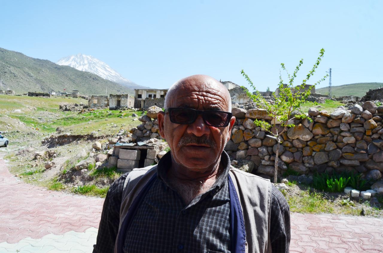 Köyde tek başına yaşıyor! 68'lik Selami amcanın tek bir isteği var