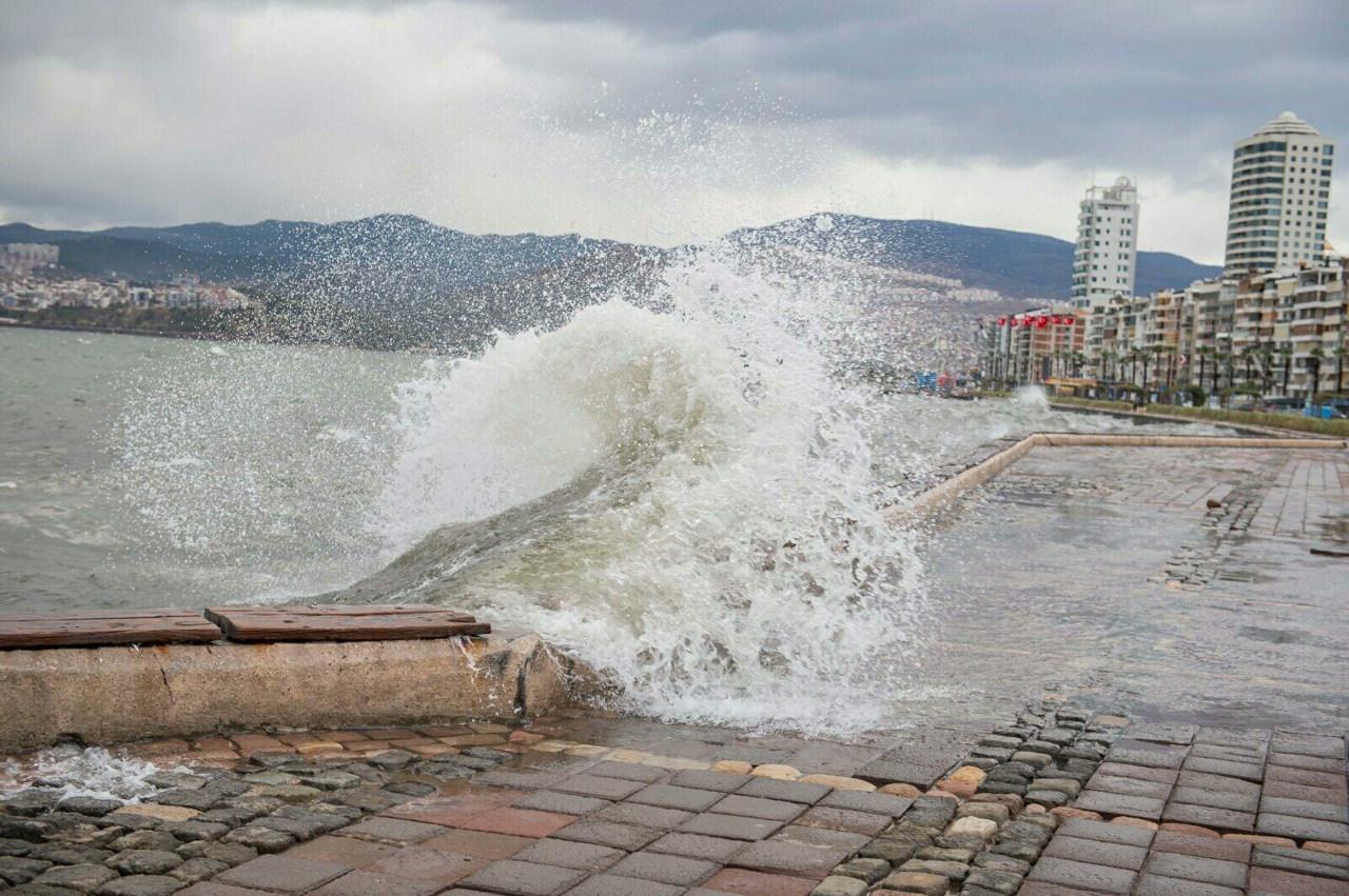 Meteoroloji'den İzmir'e fırtına uyarısı! Dikkatli olun