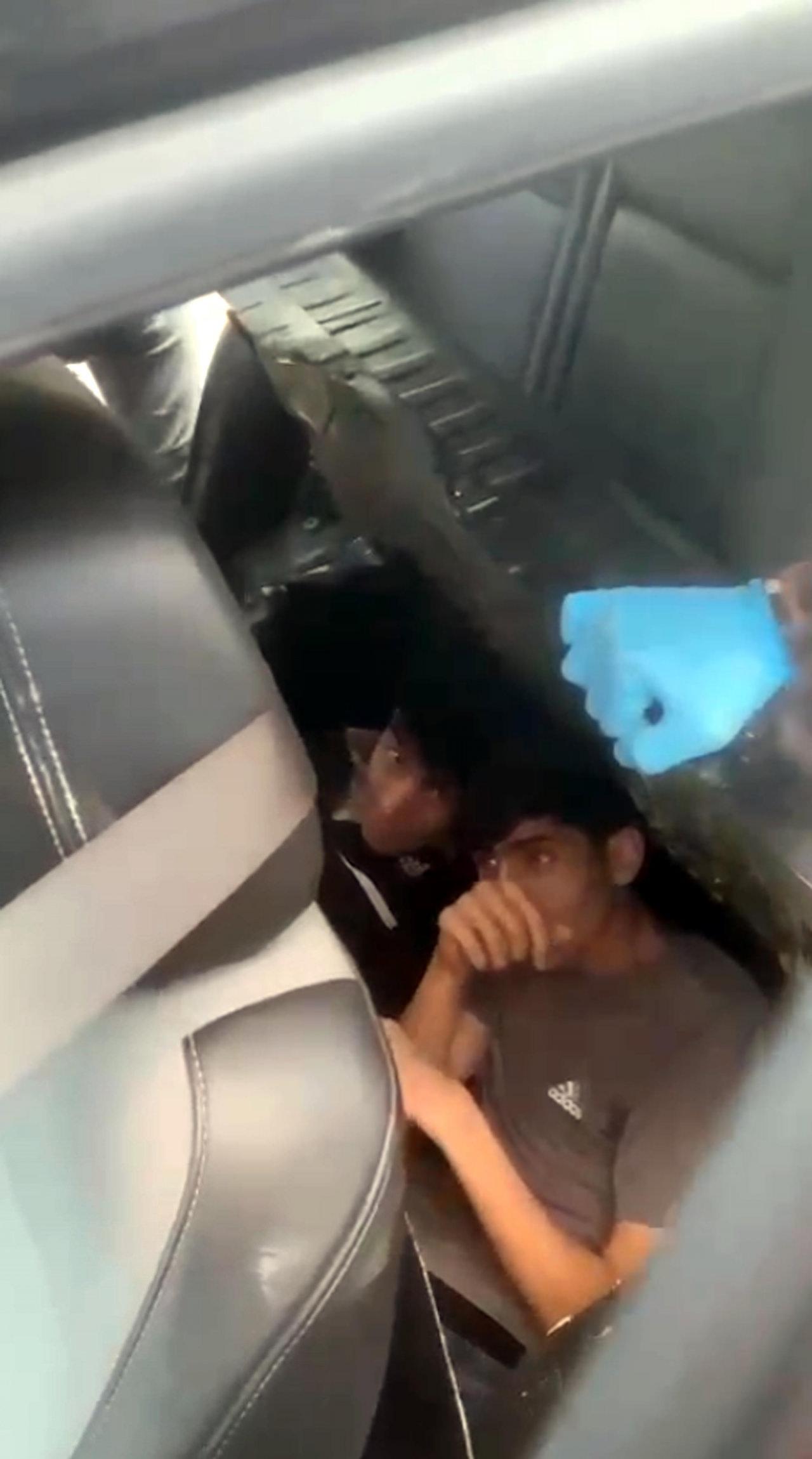 Cipin koltuğunun altında 2 kaçak göçmen yakalandı