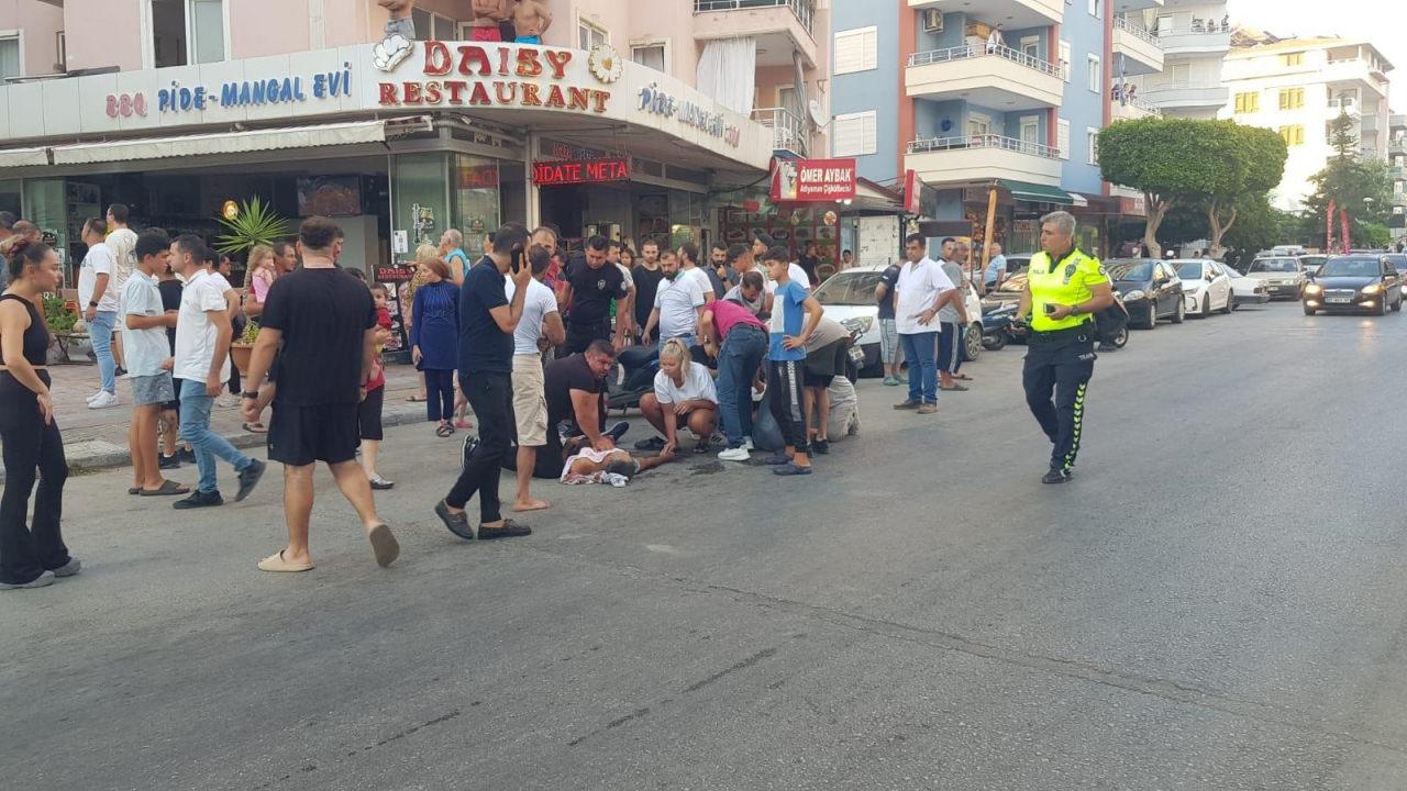 Antalya'da baba- oğul, çıkan kavgada 3 kişiyi bıçakladı: 1 ölü, 2 yaralı