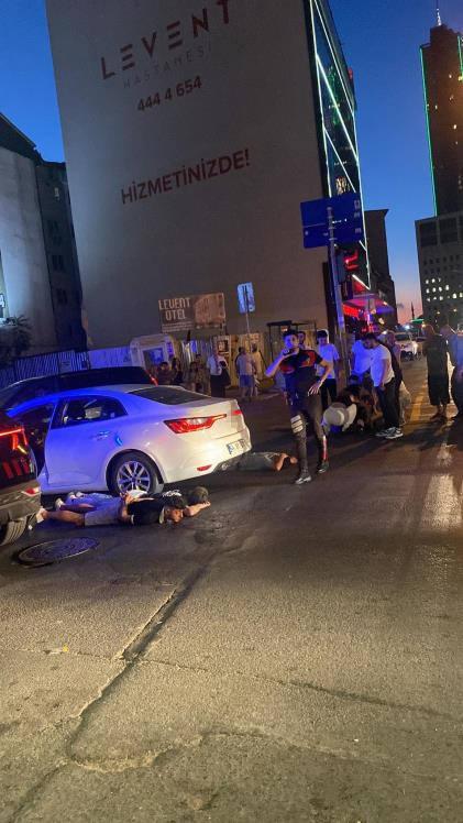 İstanbul'da uygulamadan kaçan şahıslarla polis arasında kovalamaca: 1 bekçi yaralandı