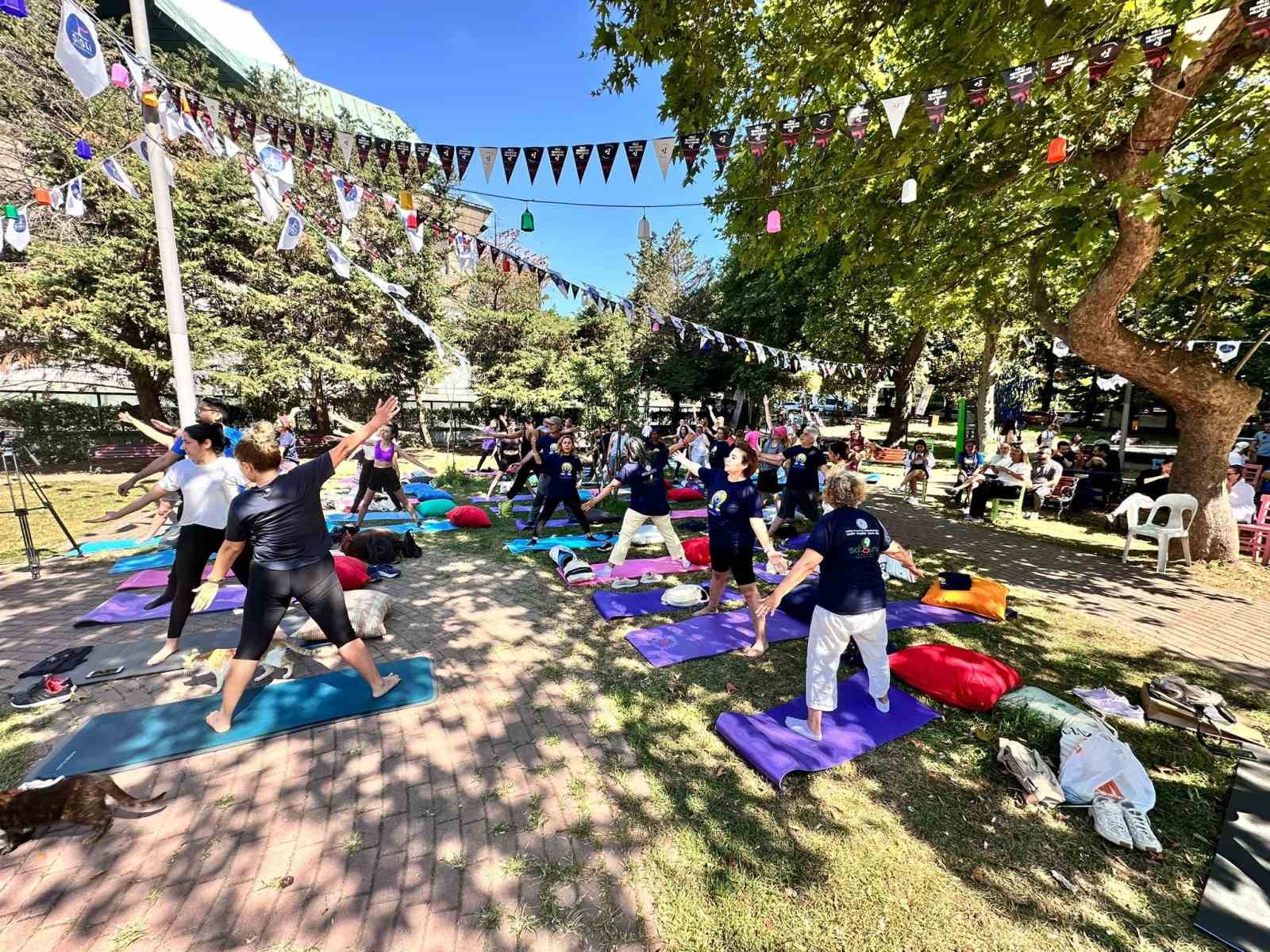 Şişli’de Uluslararası Yoga Günü düzenlenen etkinlikle kutlandı