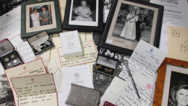 Prenses Diana'nın eşyaları açık artırmada rekor fiyata satıldı - Son Dakika Yaşam,Dünya Haberleri | Cumhuriyet