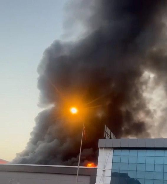 Adana'da Mobilyacılar Sitesi'nde yangın