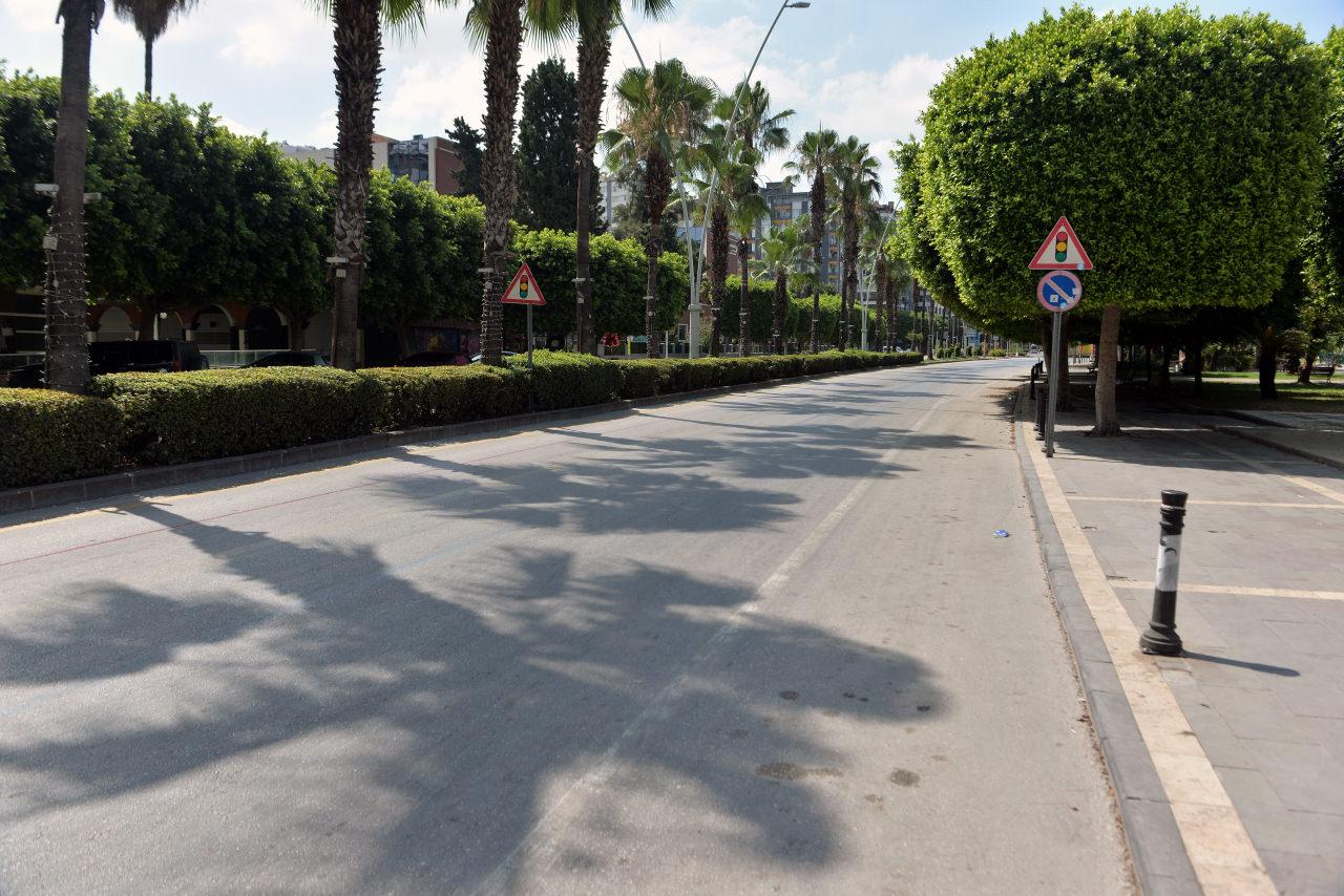 Adanalılar yayla ve yazlıklara gidince cadde ve sokaklar boş kaldı