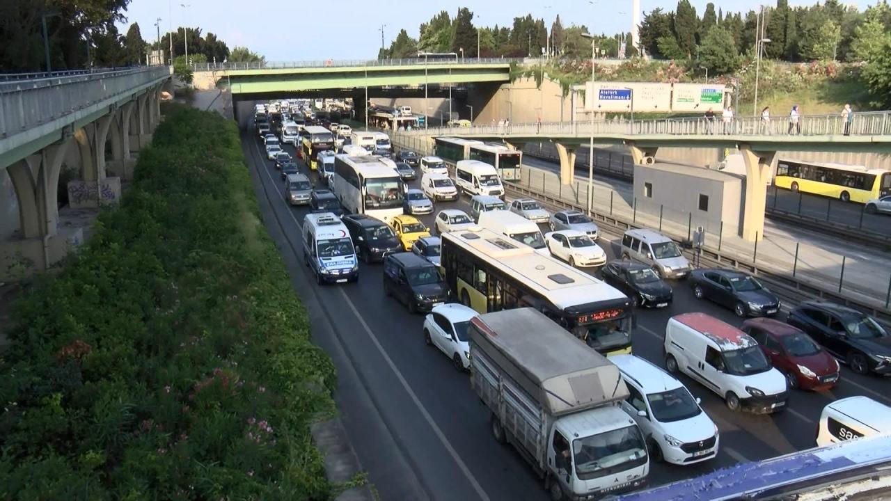 Haliç Köprüsü'nde çalışma: Trafik Bahçelievler'e kadar uzadı!