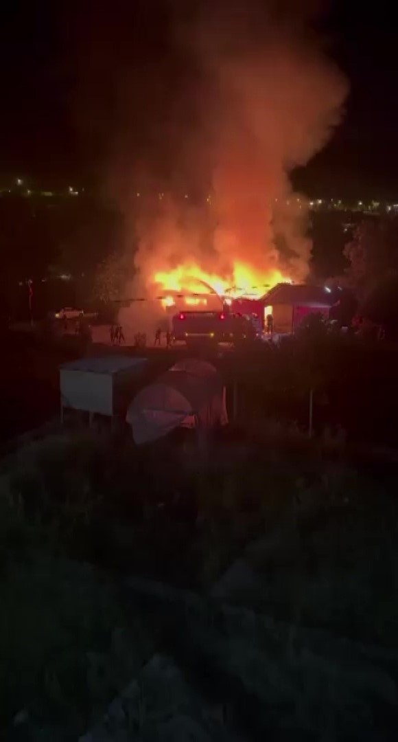 Amasya’da nakliyat deposunda korkutan yangın