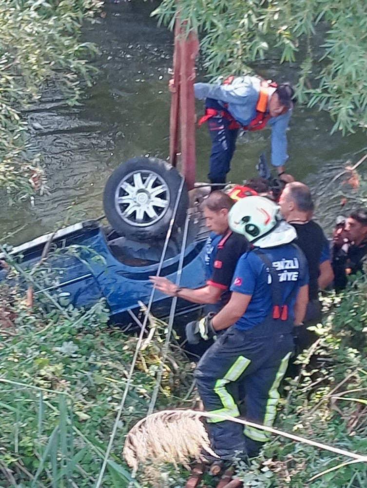 Nehre uçan otomobilden acı haber! 2 kişi hayatını kaybetti