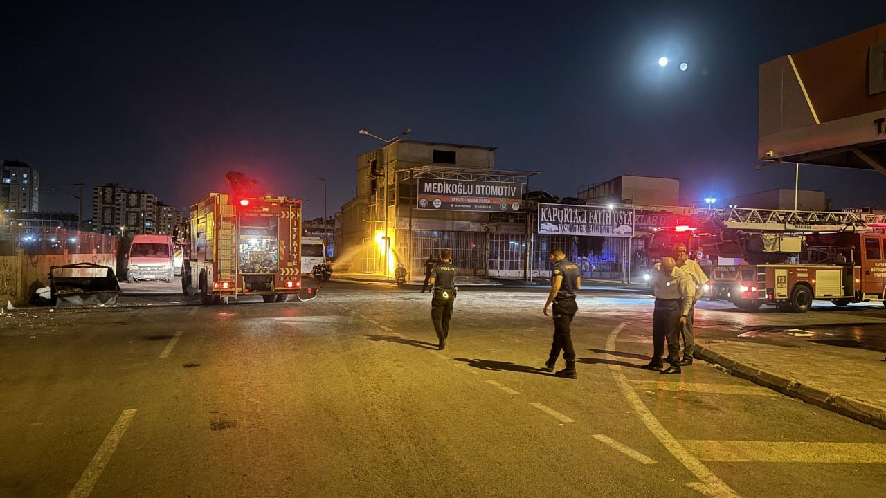 Kayseri'de doğal gaz borusu patladı: Korkutan yangın söndürüldü