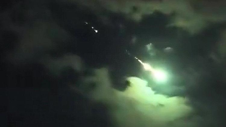 Dün gece İstanbul'u aydınlatmıştı! Uzmanlar açıkladı: Meteor olmayabilir!