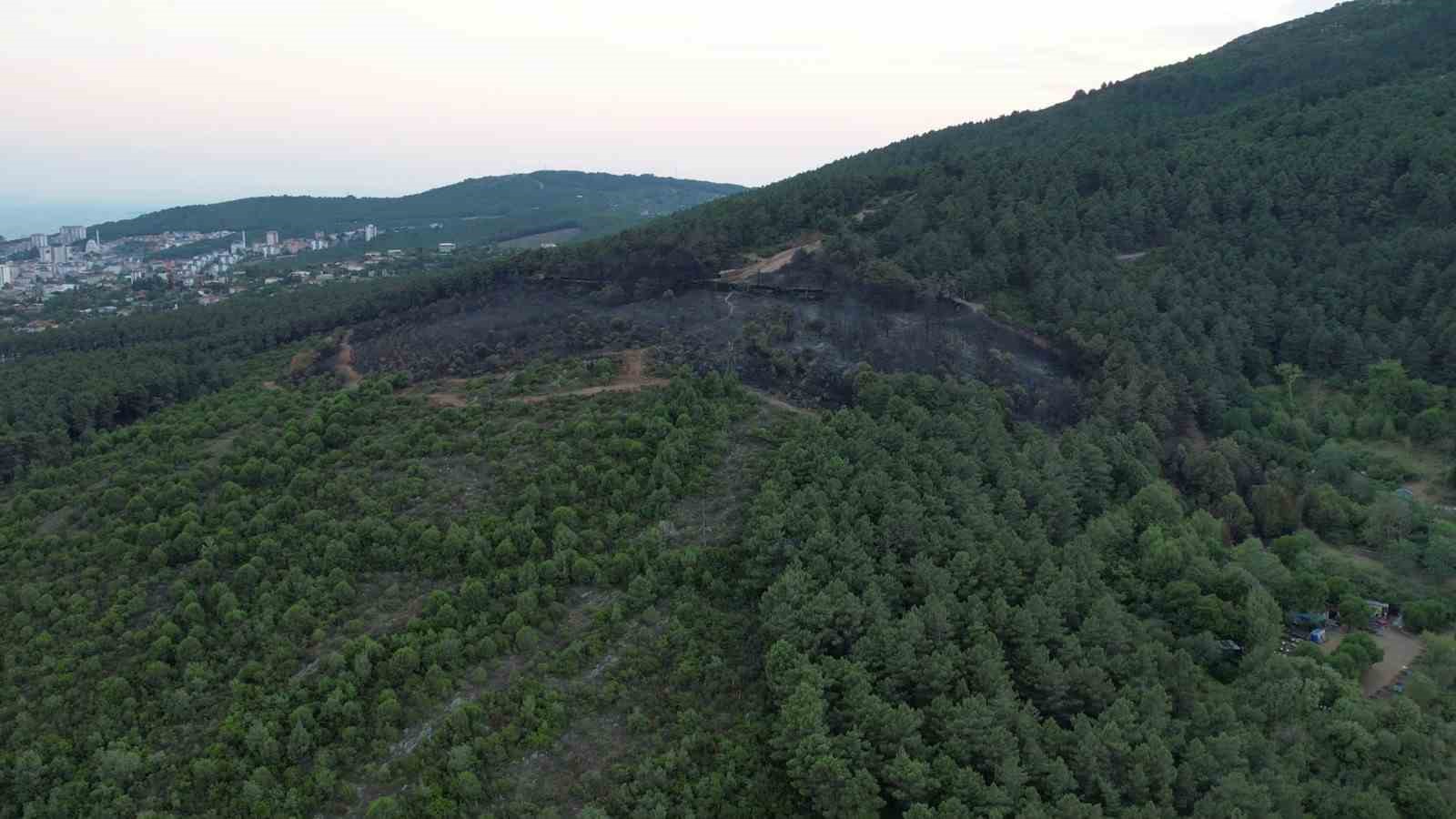 Aydos’ta yanan ormanlık alanın son hali havadan görüntülendi