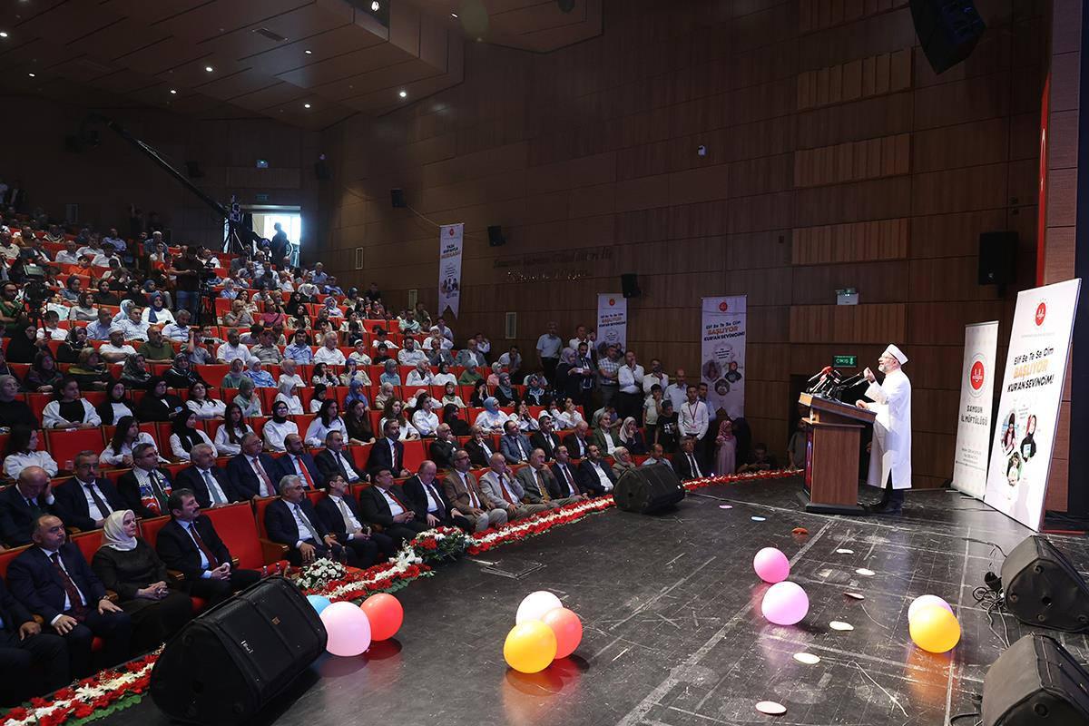 Diyanet İşleri Başkanı Erbaş, 2024 Yılı Yaz Kur'an Kursları Açılış Programı'na katıldı
