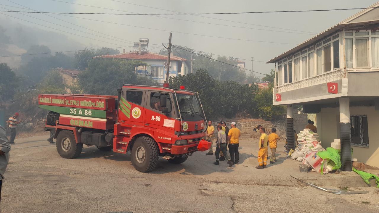 Manisa'da orman yangını: Çok sayıda ekip müdahale ediyor!