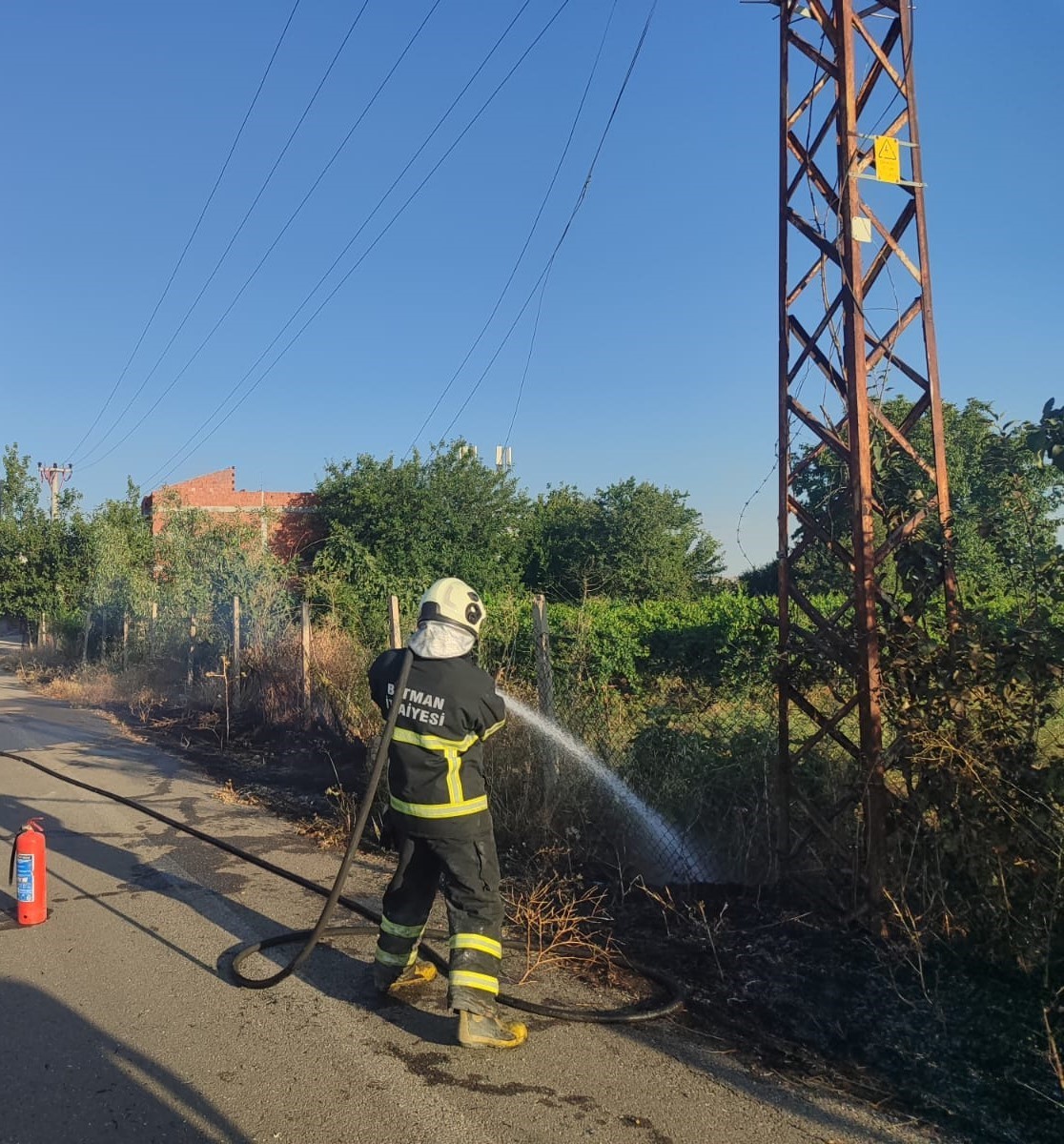 Kopan elektrik telleri faciaya neden oluyordu