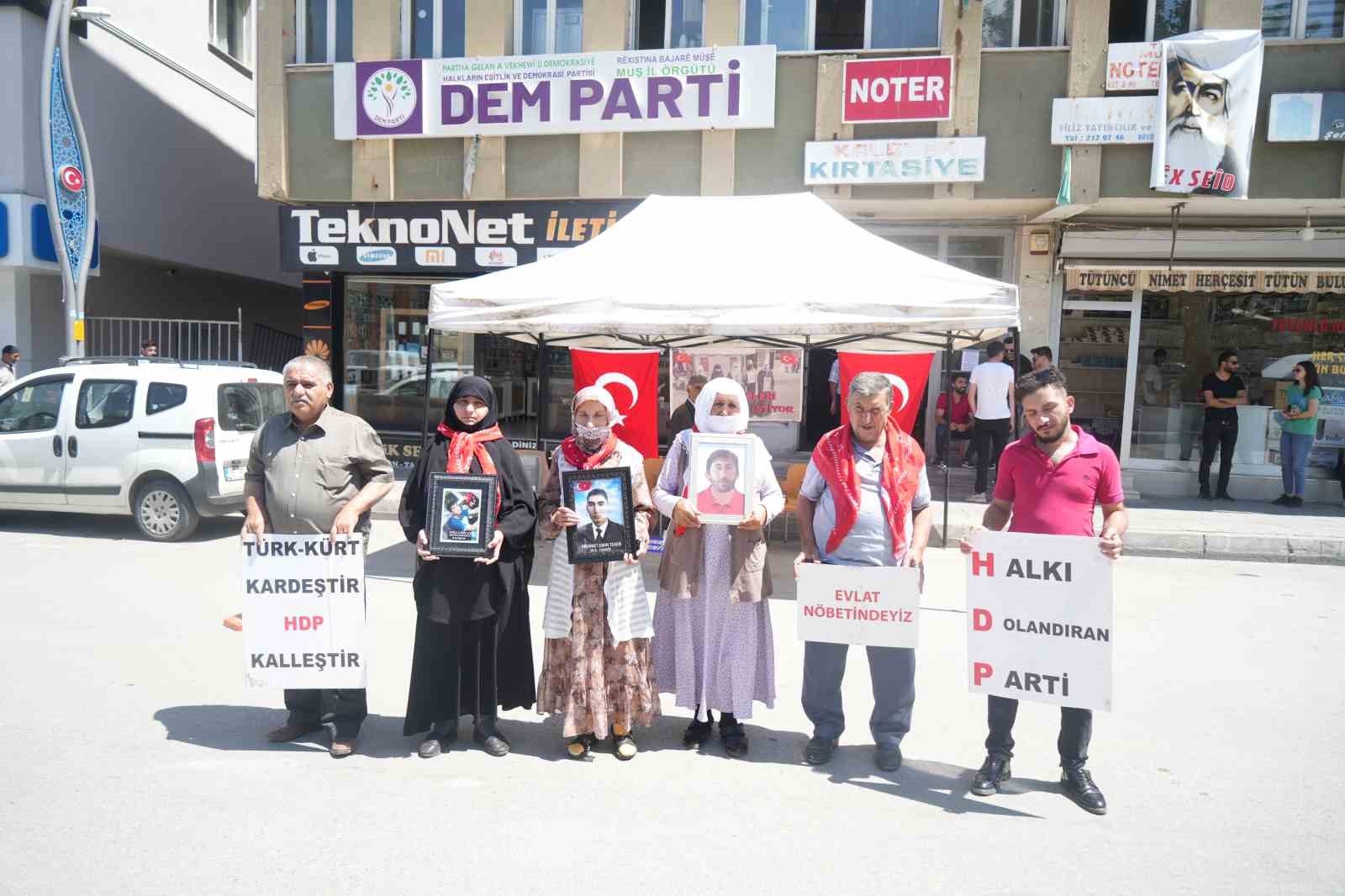 Muşlu annelerin evlat nöbeti kararlılıkla devam ediyor