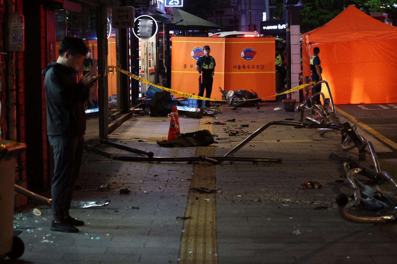 Güney Kore’de facia! Araç yayaların arasında daldı, 9 kişi öldü, 4 kişi yaralandı