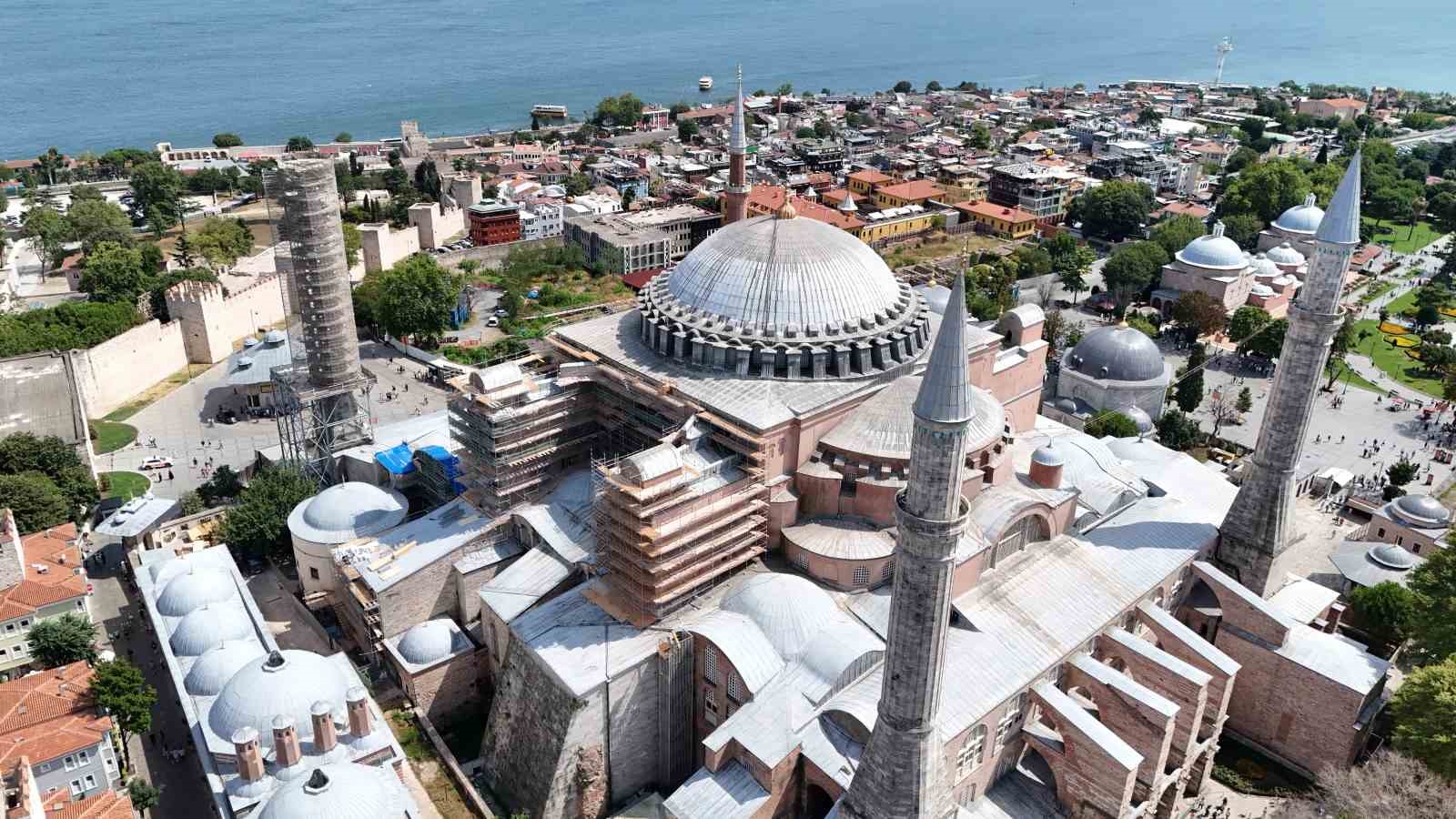 4 yıl önce yeniden ibadete açılan fethin sembolü Ayasofya Camii’ni gelecek nesillere taşıyacak değişimler yapıldı