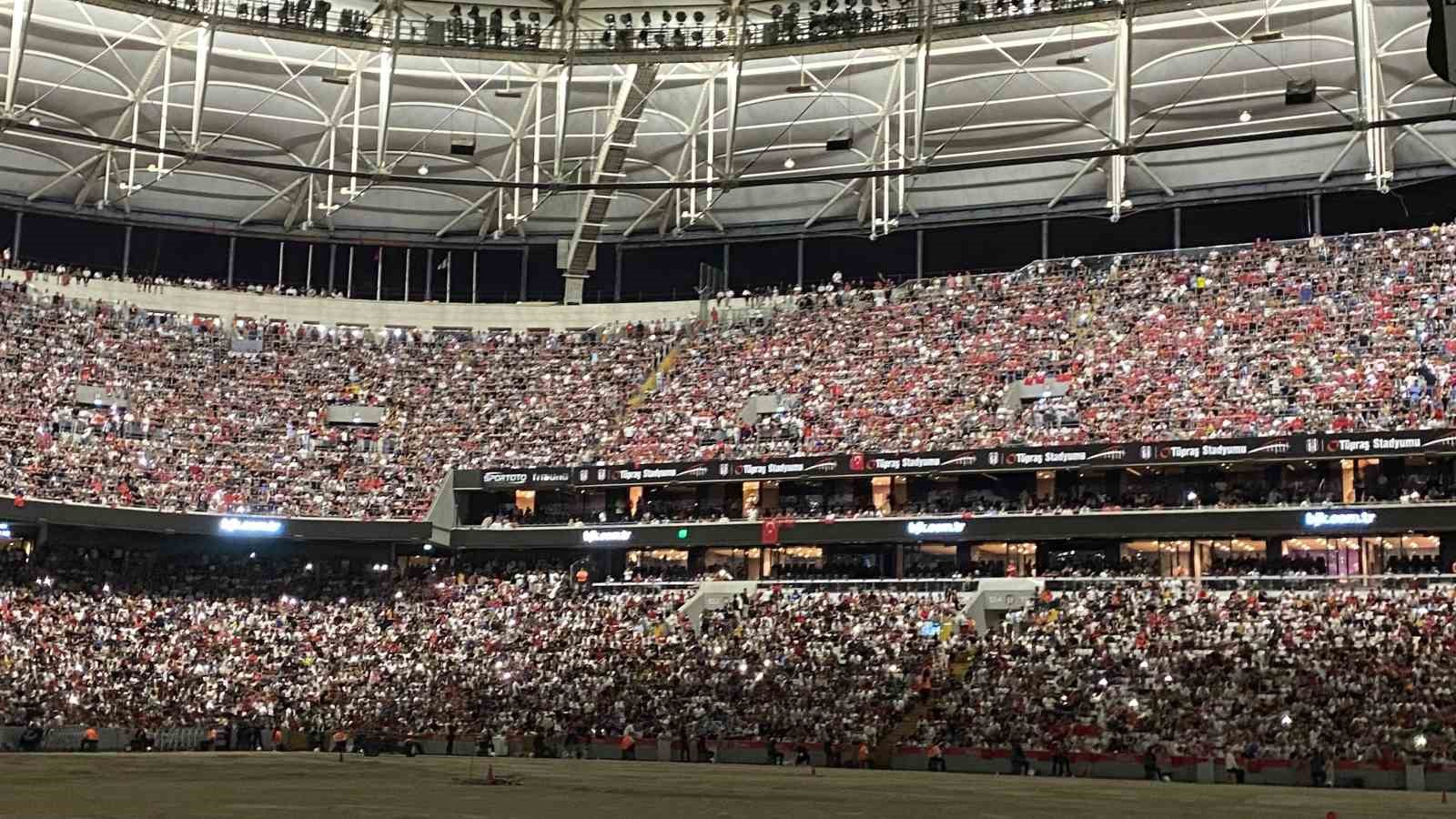 A Milli Futbol Takımı’nın çeyrek final heyecanı Beşiktaş Tüpraş Stadyumu’nda yaşandı