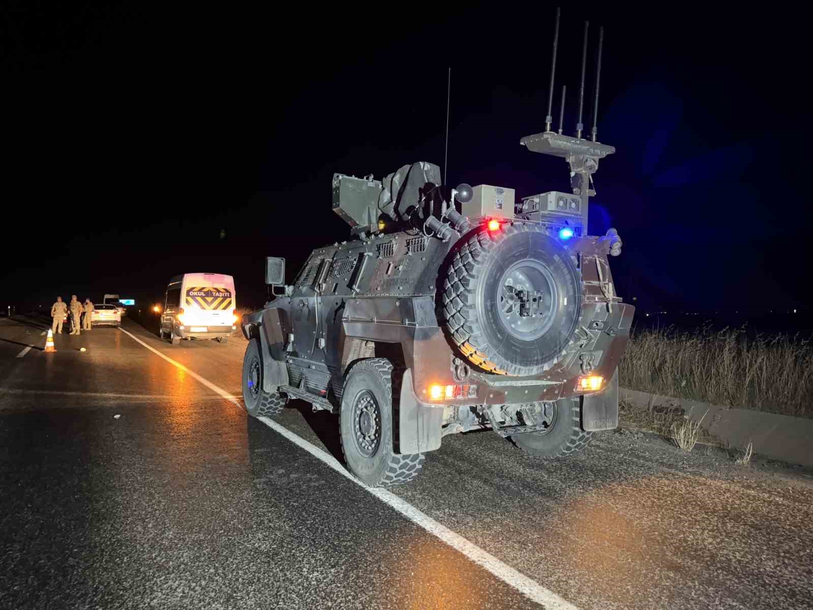 Diyarbakır’da seyir halindeki otomobile silahlı saldırı: 3’ü ağır 6 yaralı