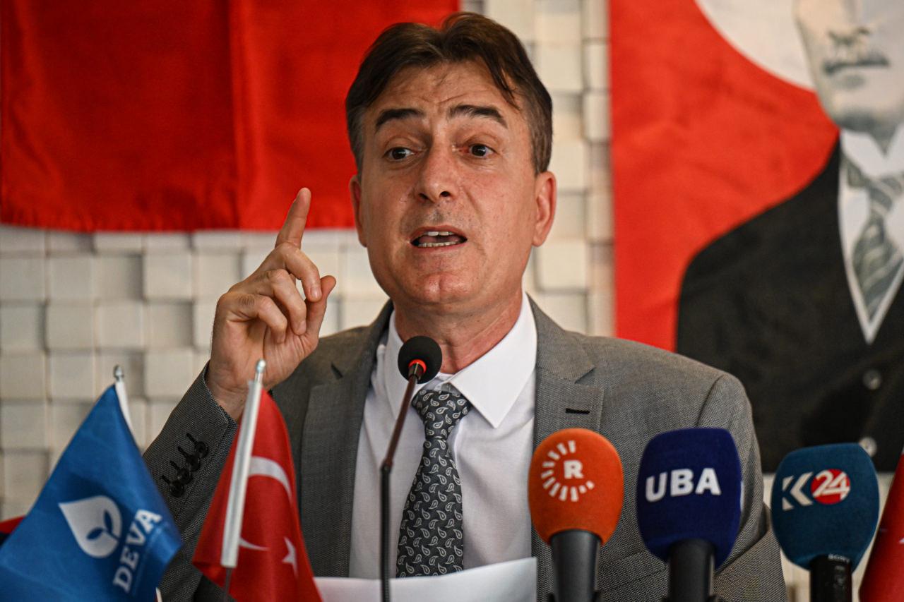 DEVA Partisi üyesi Salih Efe, genel başkanlığa adaylığını açıkladı