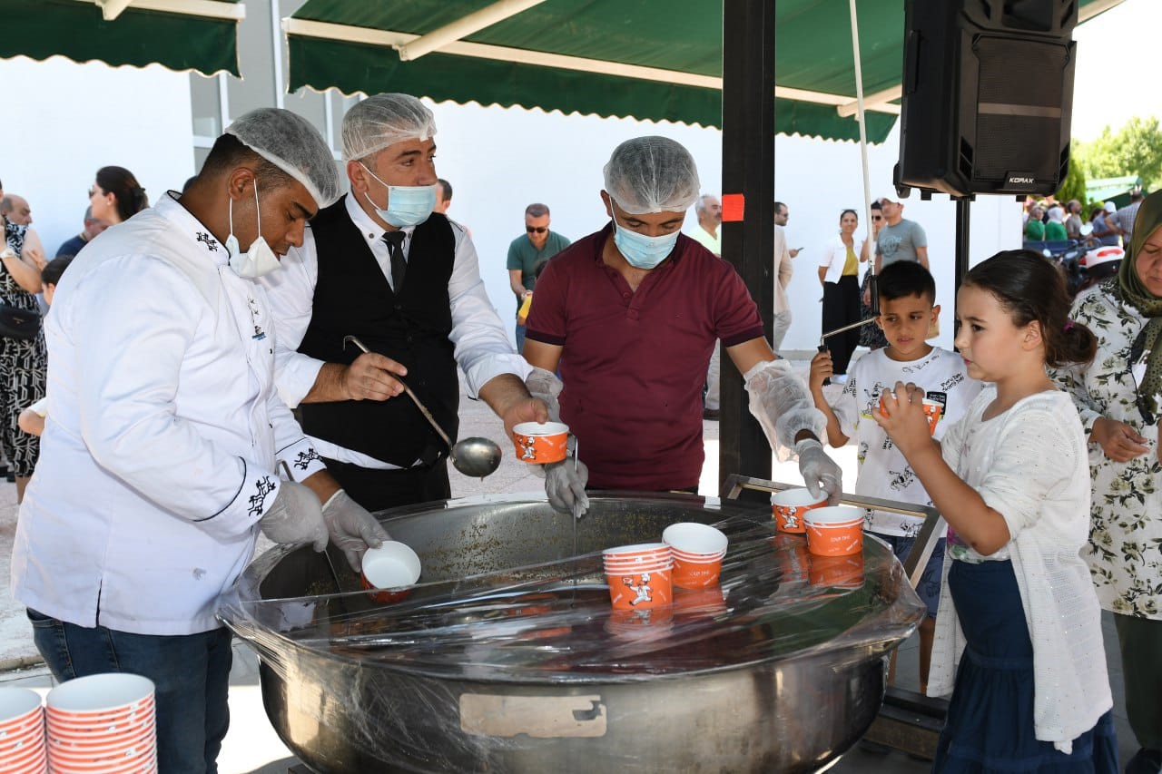 Üniversitede aşure günü programı düzenlendi