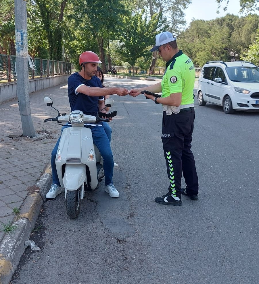 Manisa’da motosiklet ve ekobislere sıkı denetim