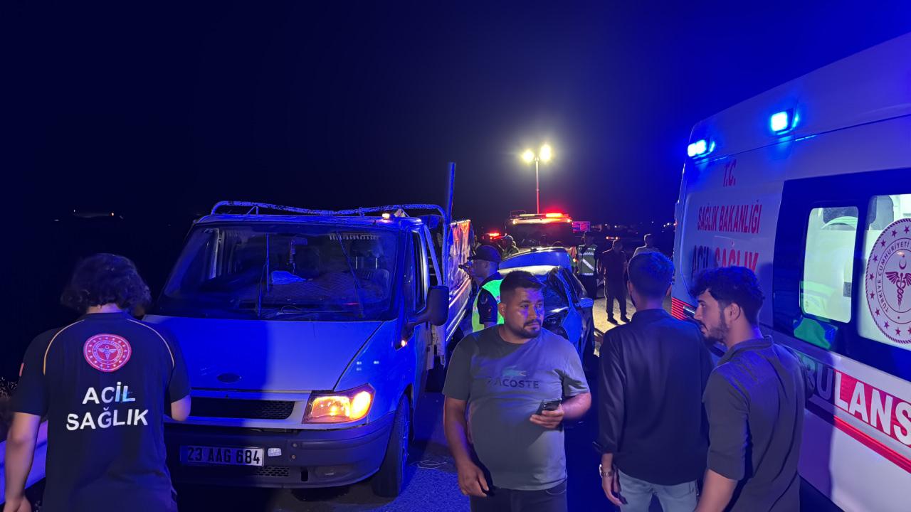 Adıyaman'da kamyonetle otomobil çarpıştı: 6 yaralı