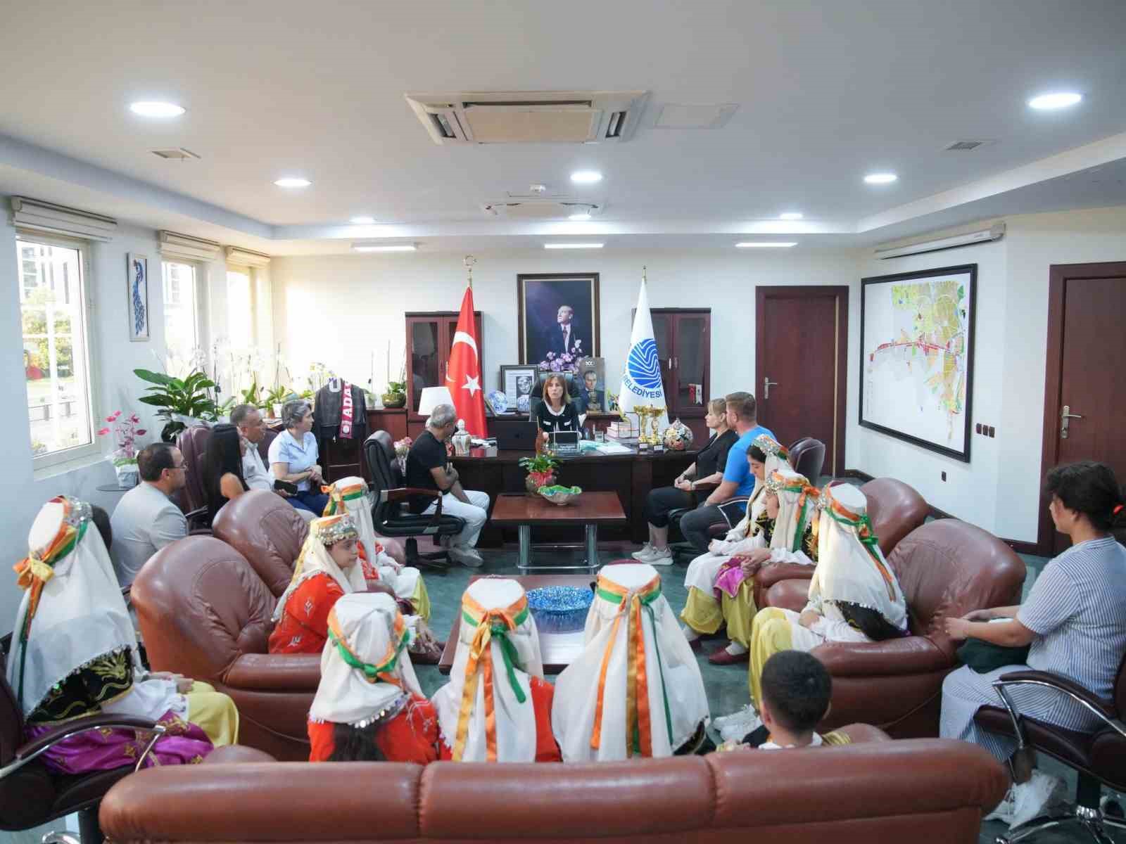 Seyhan Belediyesi Halkoyunu ekibinden çifte başarı