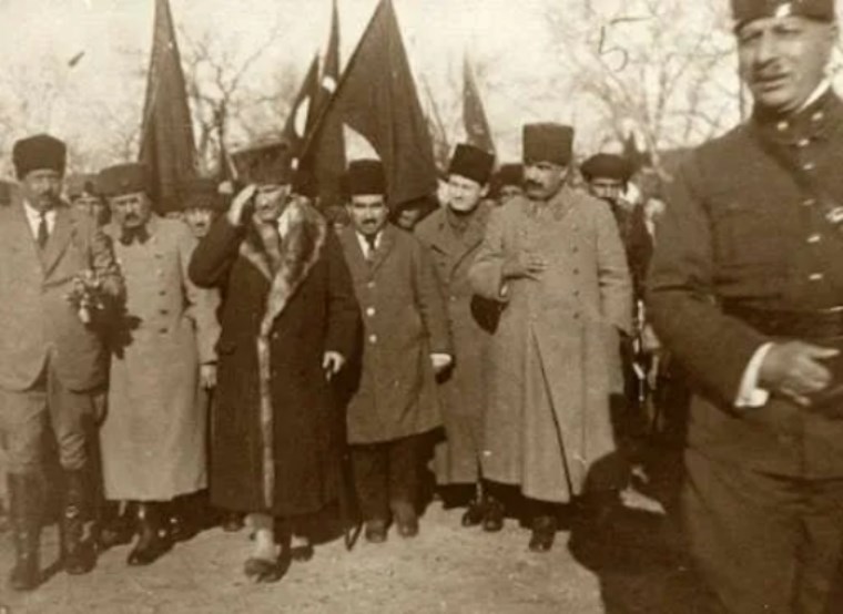 Atatürk’ün kurt ile fotoğrafı gerçek mi? - Son Dakika Türkiye Haberleri | Cumhuriyet