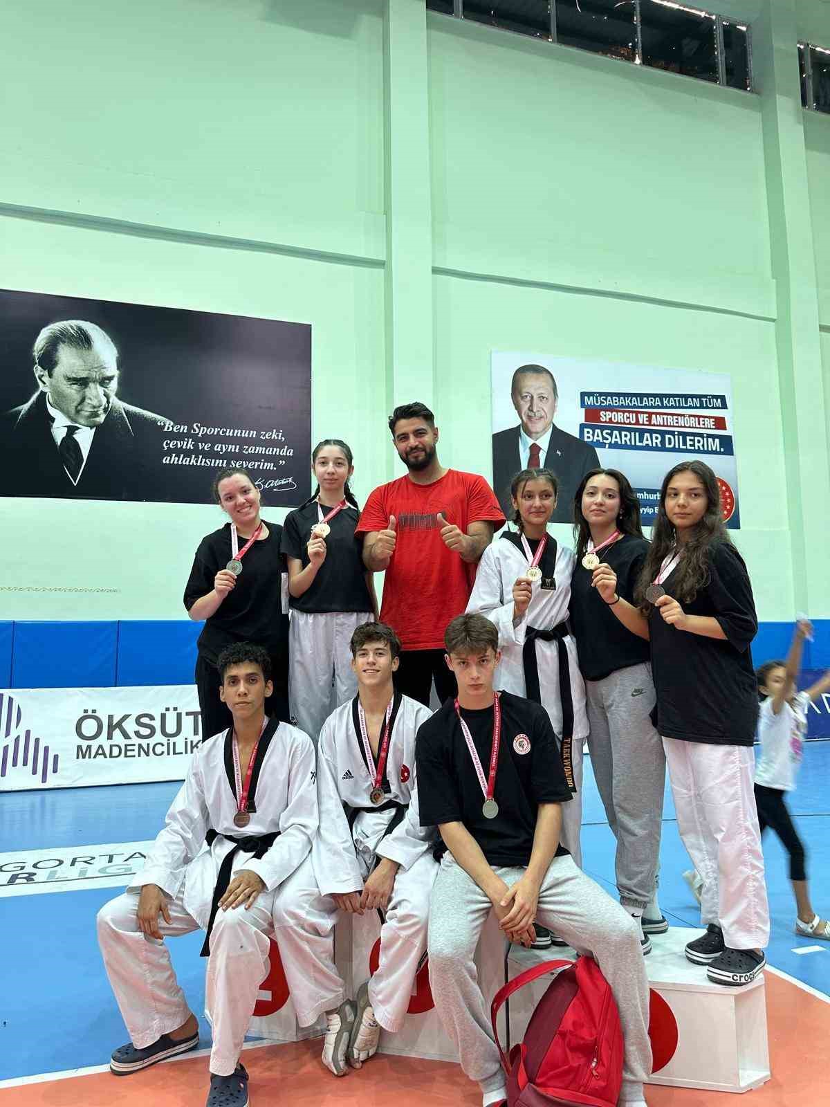 Gençler Kayseri Taekwondo şampiyonası yapıldı