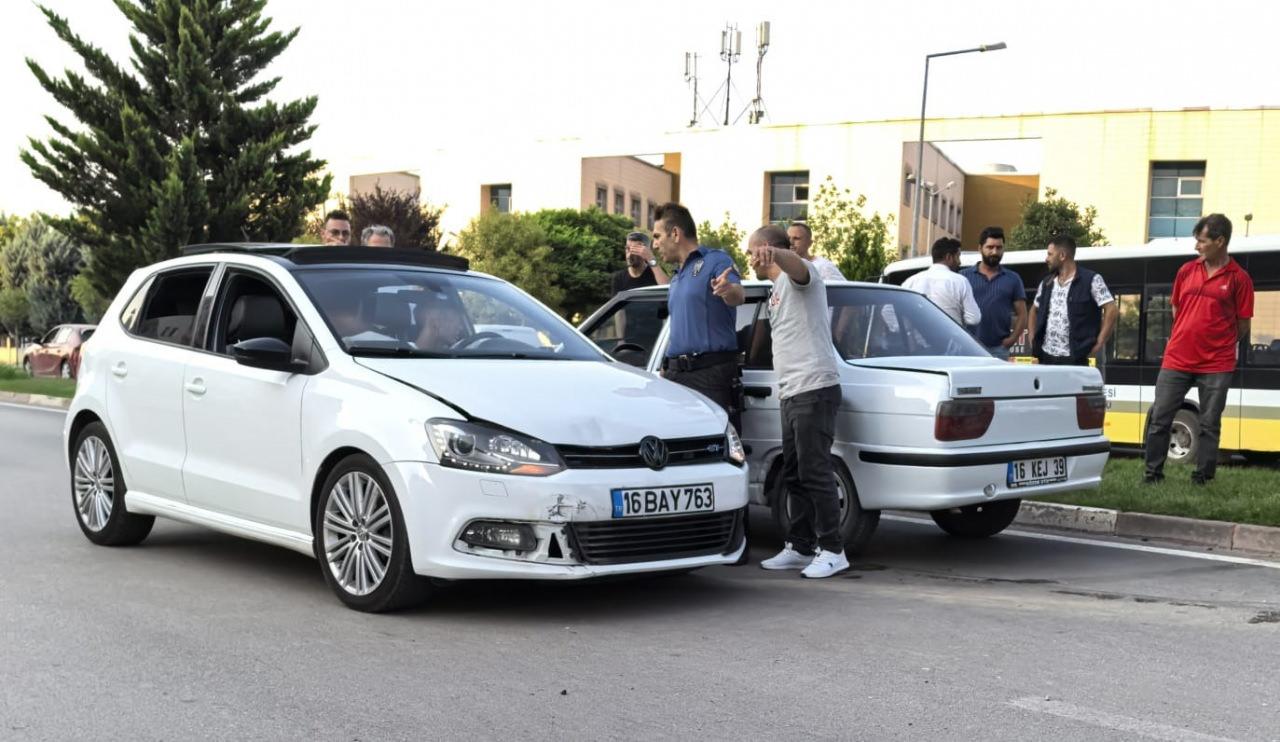 Bursa’da 4 ay önce ehliyetine el konulan sürücü, alkollü kaza yaptı