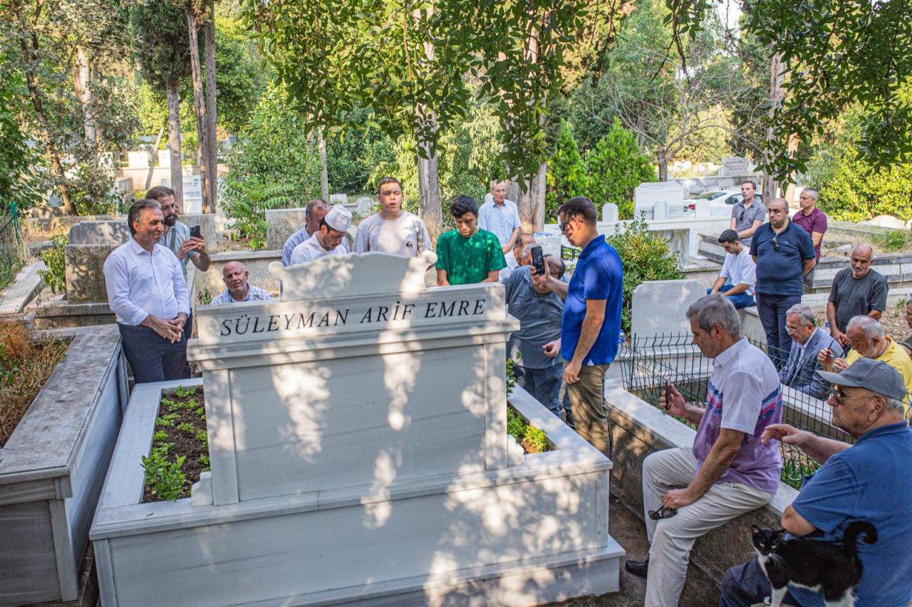 Süleyman Arif Emre dualarla anıldı