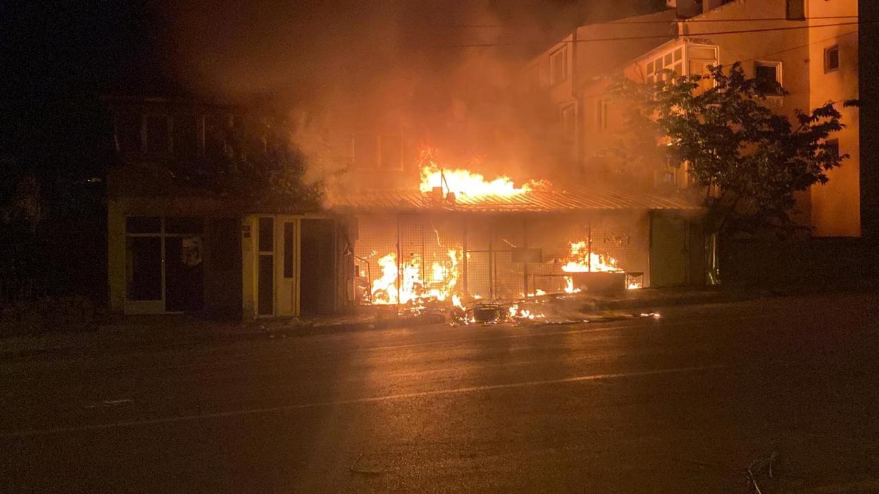 Kayseri'de 5 yaşındaki çocuğa taciz iddiası sonrası provokasyon! Ev ve işyerleri yakılıyor