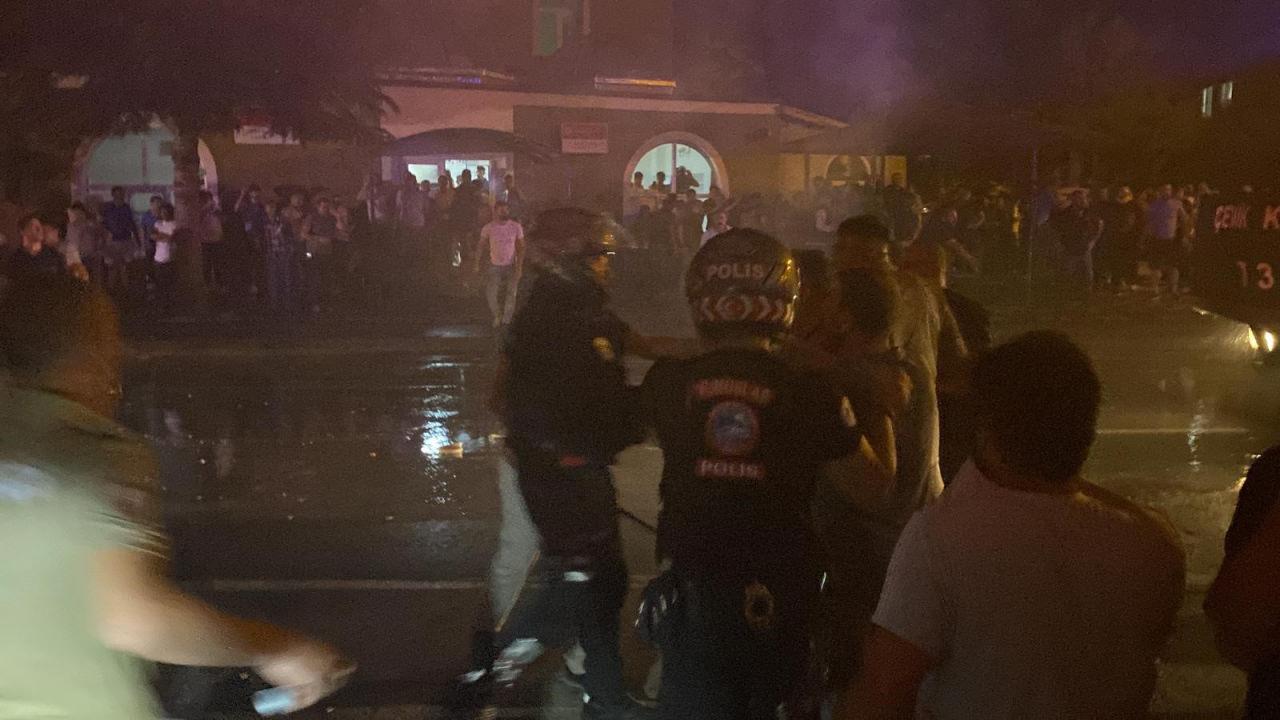 Kayseri'deki olaylarda 10 polis yaralandı!  Vali Çiçek'ten halka son dakika çağrısı