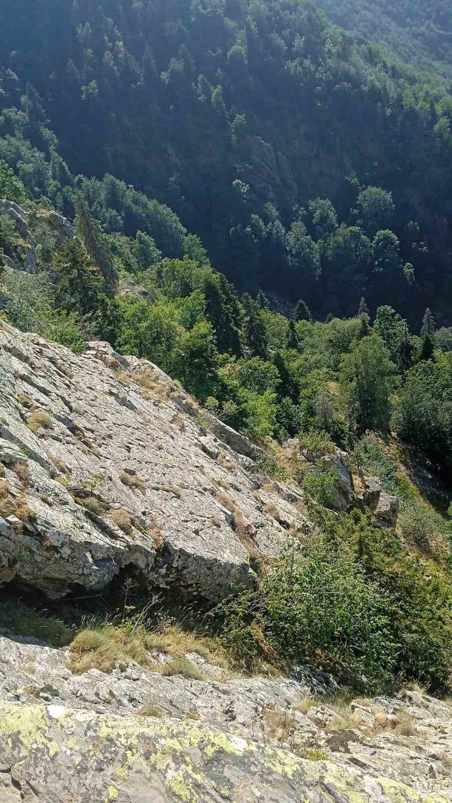 Kayalıklardan düşen çoban hayatını kaybetti