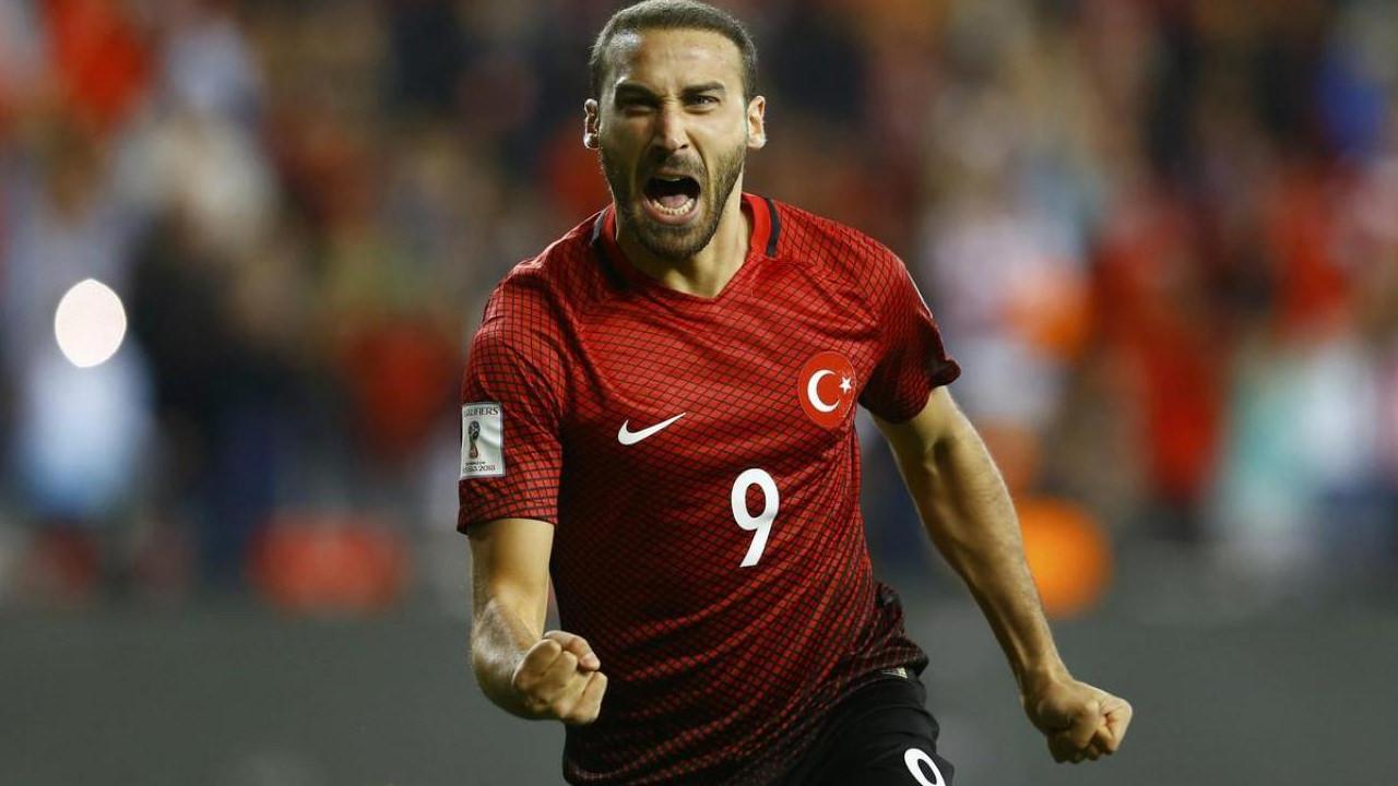 CENK TOSUN RESMEN FENERBAHÇE'DE! Cenk Tosun kaç yıllığına, ne kadara anlaştı, şartlar neler?