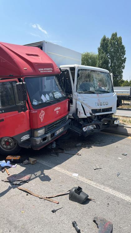 Ankara’da iki kamyonun çarpıştığı kazada 3 kişi yaralandı