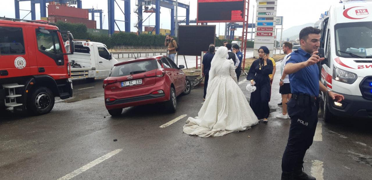 Gelin ve damat düğün öncesi kaza geçirdi!