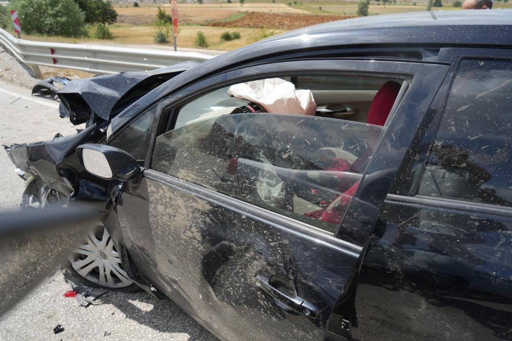 Zincirleme trafik kazası: 1'i ağır, 2'si çocuk 12 yaralı