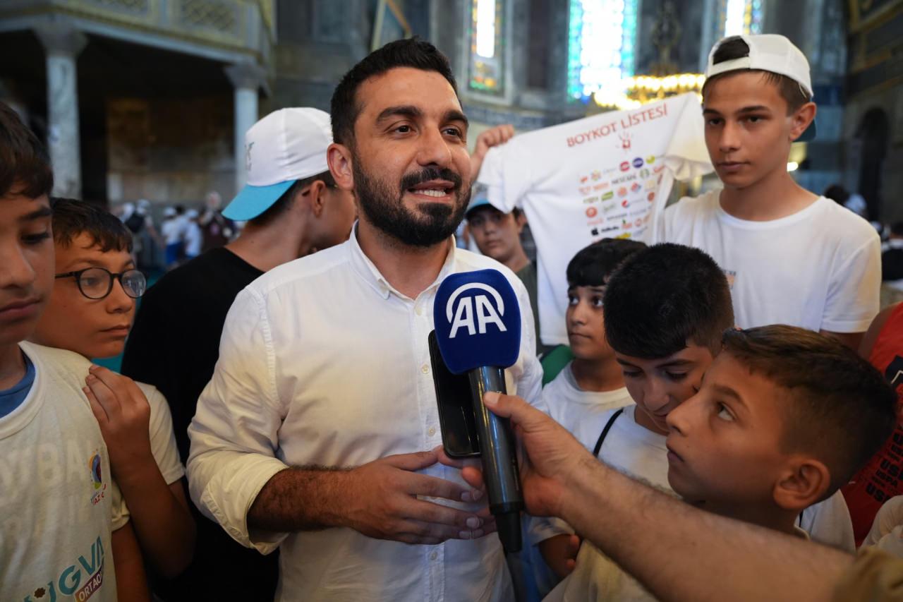 TÜGVA'nın yaz okuluna giden öğrenciler Ayasofya-i Kebir Cami-i Şerifi'nde buluştu