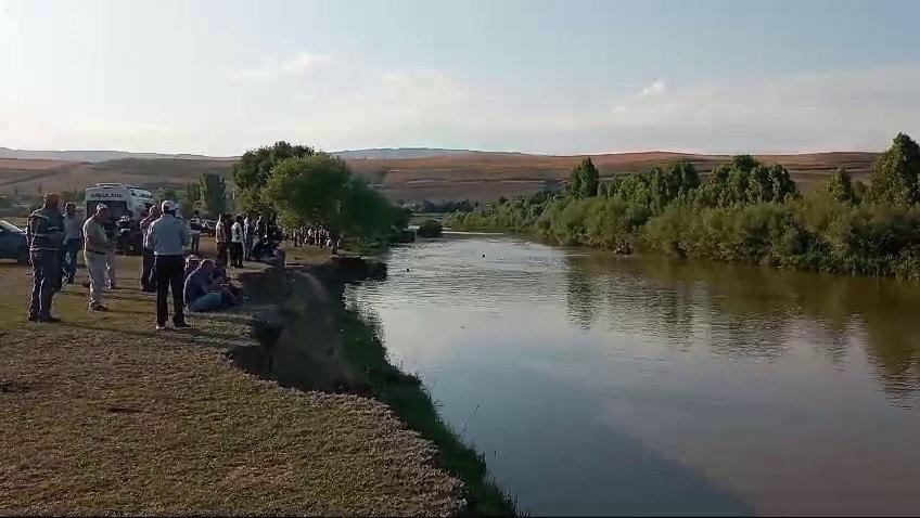 Serinlemek için suya giren 3 çocuktan biri öldü, biri kayıp