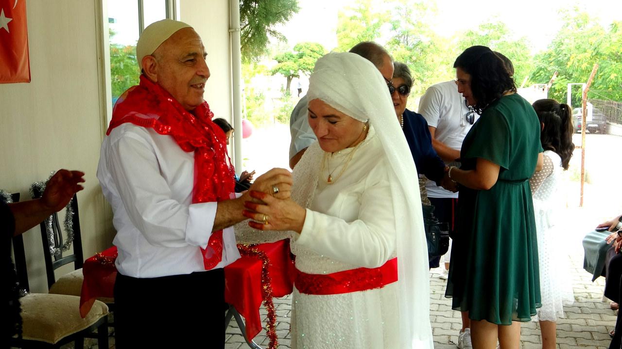 Birbirlerini hiç görmeden bir ömür birlikteliğe 'evet' dediler