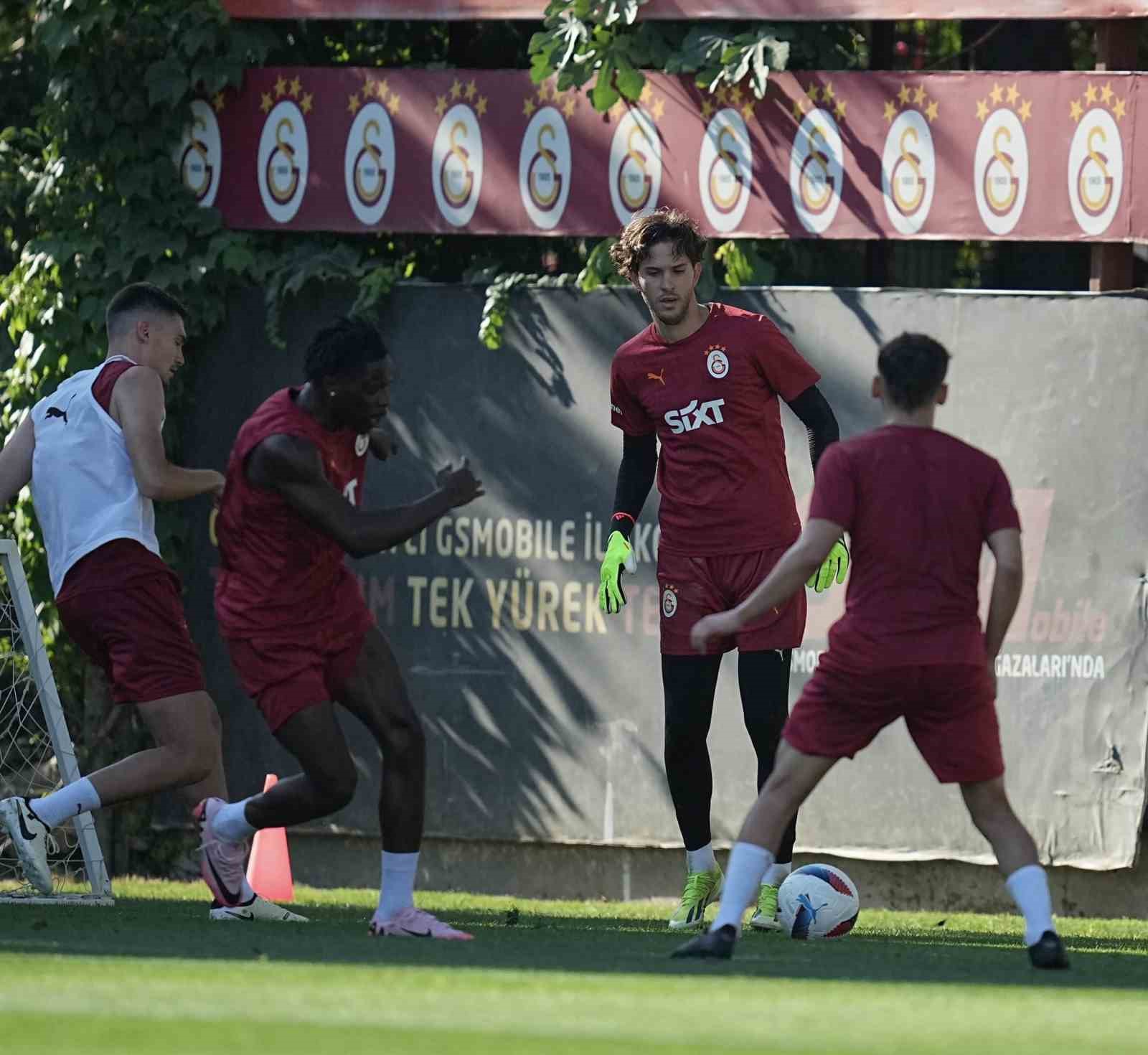 Galatasaray, yeni sezon hazırlıklarını Florya’da sürdürüyor