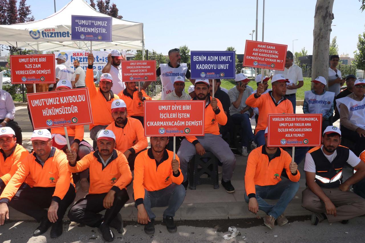 CHP'li belediyeden kıyım! Kadın öğretmenler parka erkekler süpürgeye gönderildi...