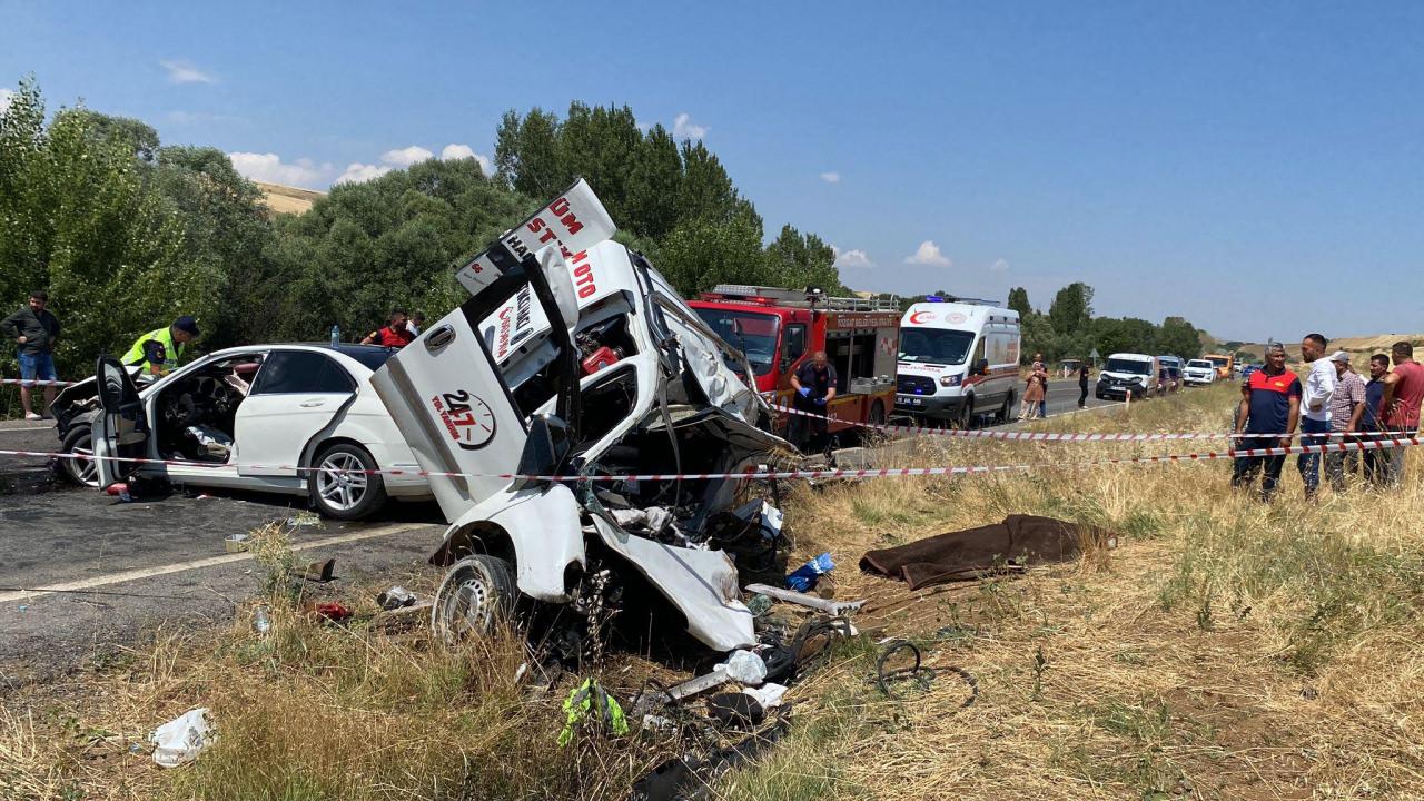 Yozgat'ta korkunç kaza: 3 kişi hayatını kaybetti