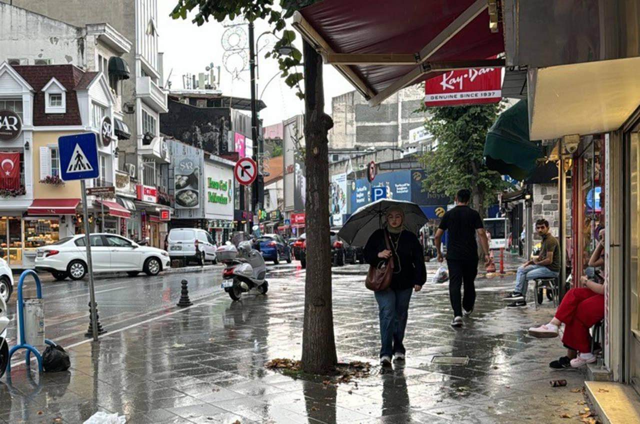 Tekirdağ'da sağanak etkili oldu; Edirne için kuvvetli yağış uyarısı