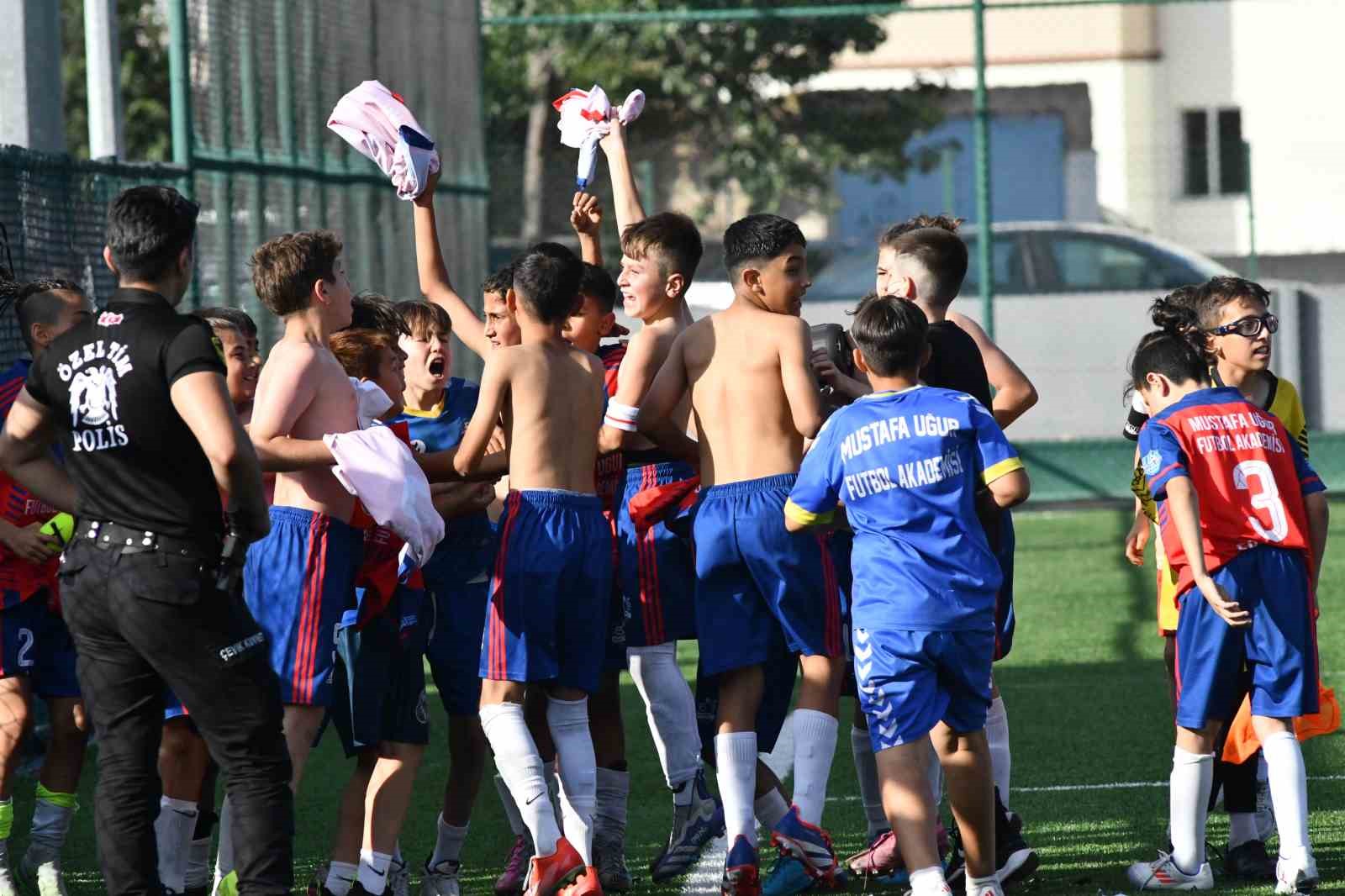 Kayseri U-12 Ligi’nde şampiyon Zeki Akparlarspor oldu