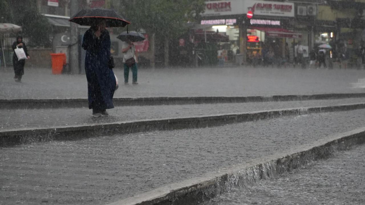 Saat verildi! Uyarı yapıldı: Sağanak vuracak